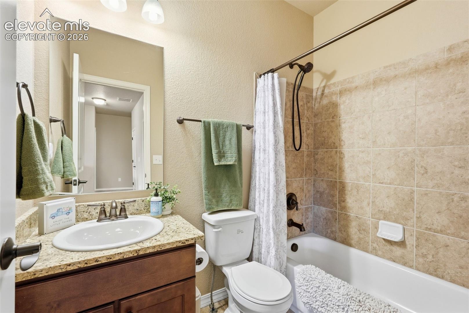 Listing photo 21 for 233 Coyote Willow Drive