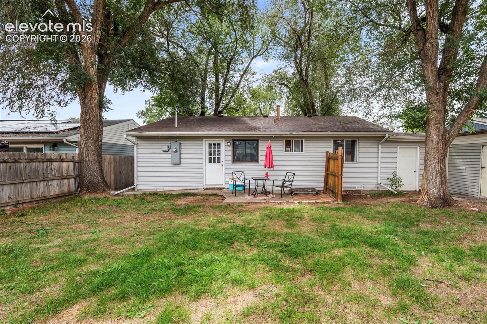 Listing photo 17 for 2505 Frontier Drive