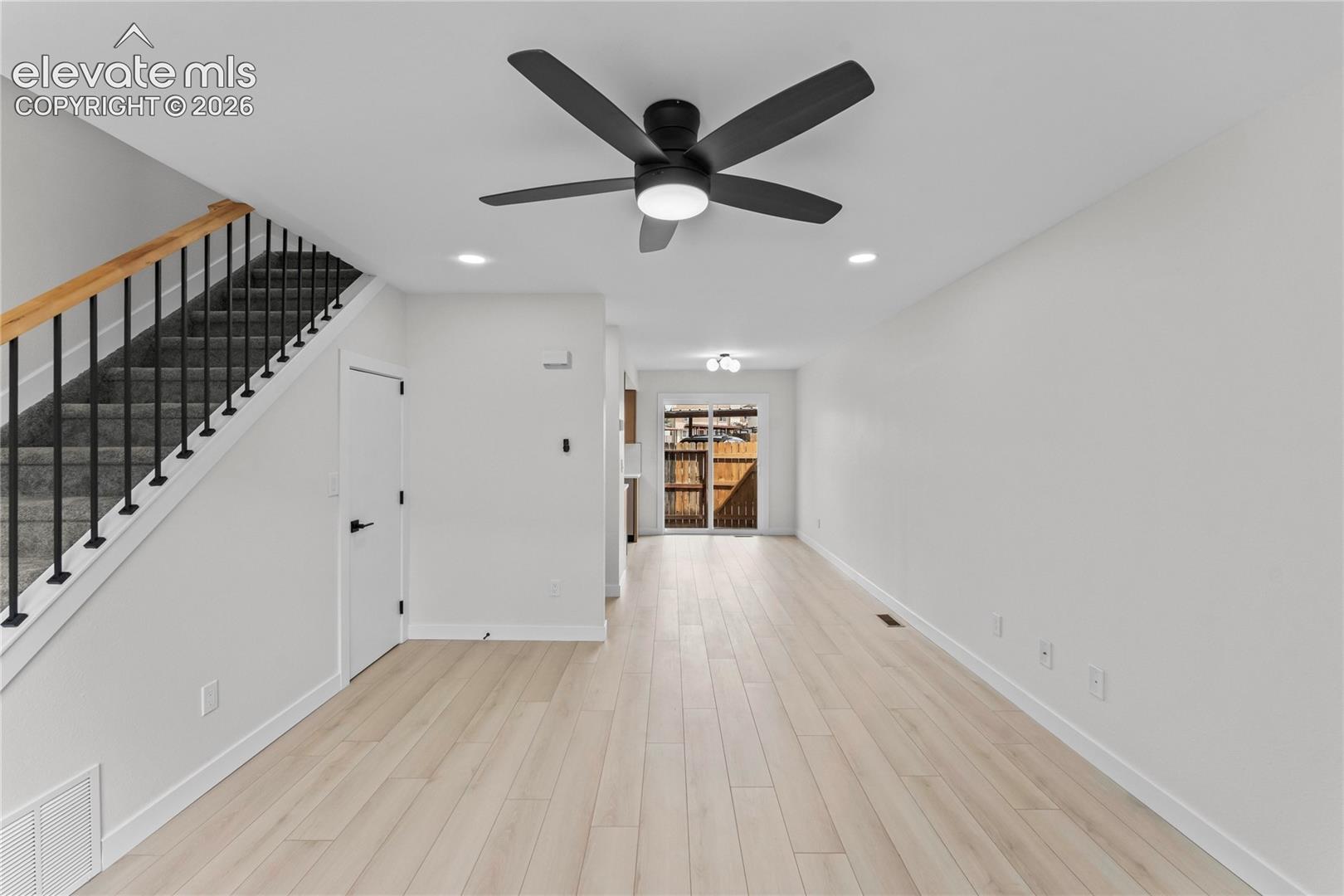 Listing photo 6 for 3176 Starlight Circle