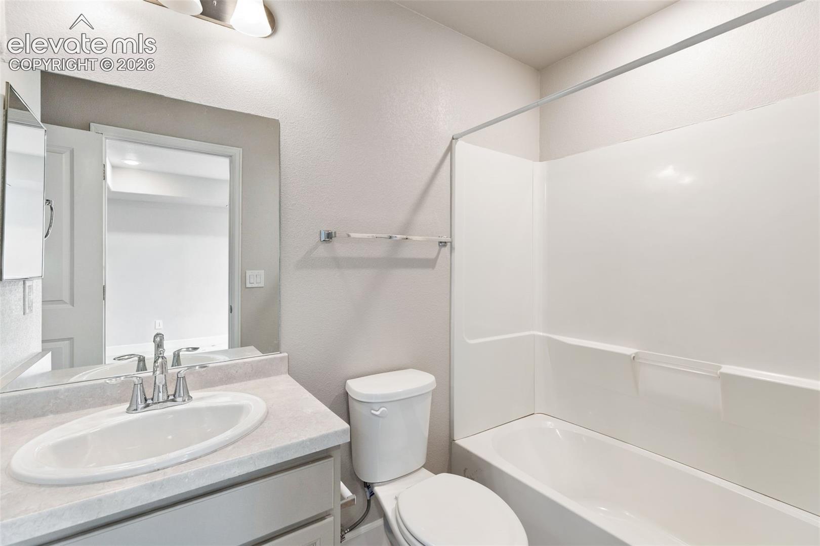 Listing photo 24 for 10621 Castor Drive