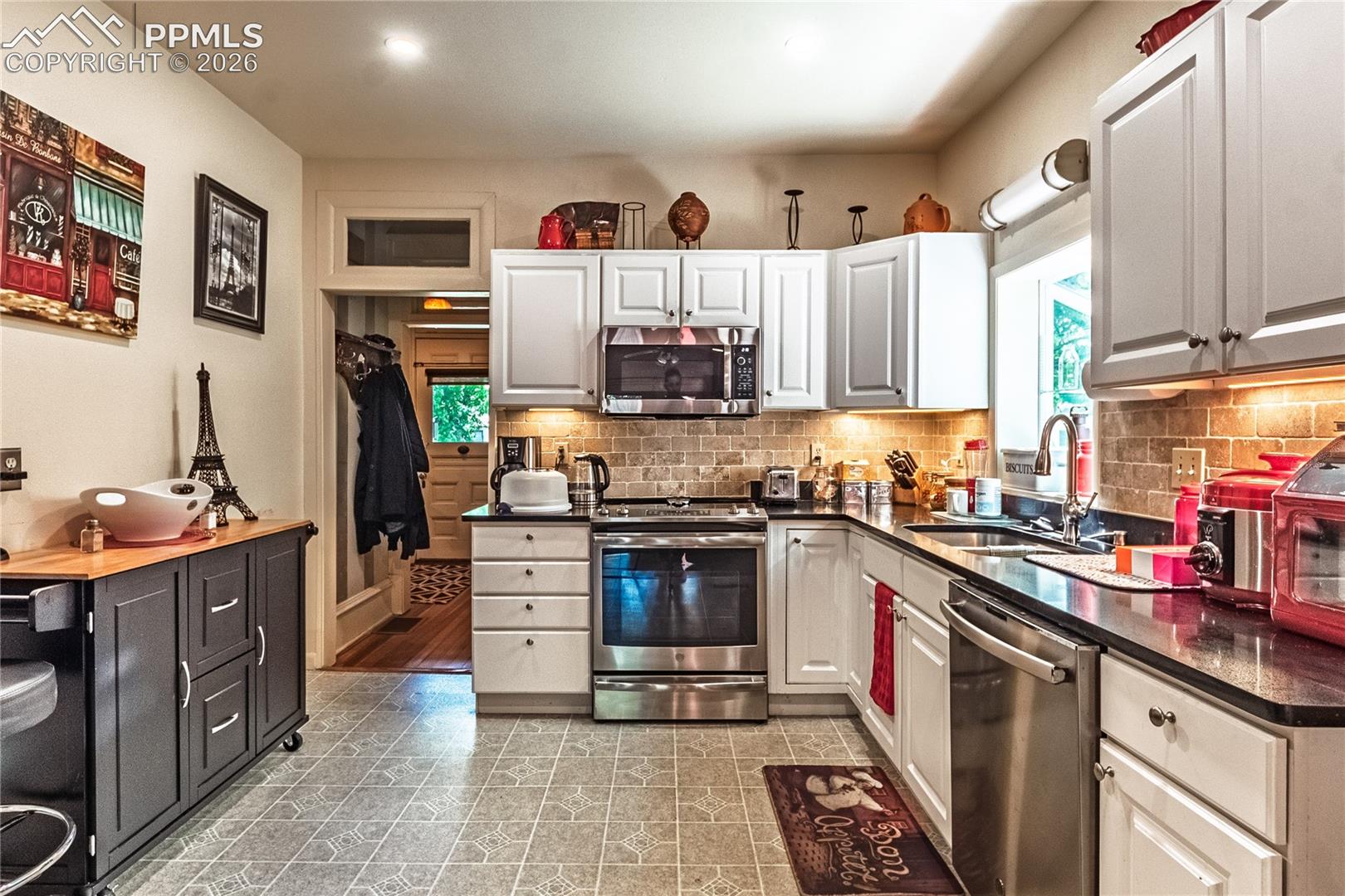 422 Dale Street, photo 13