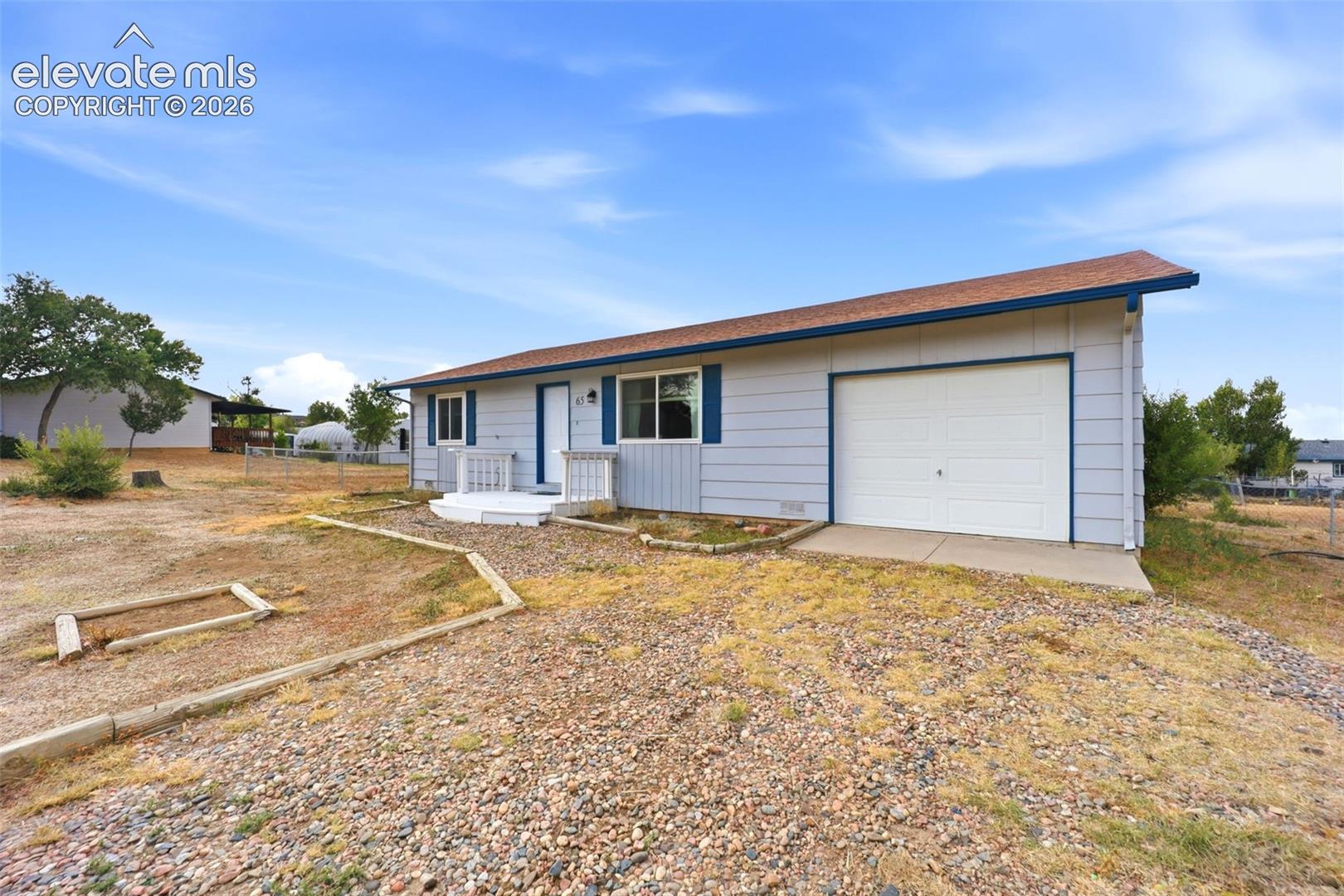 Listing photo 2 for 65 Diamond E Road