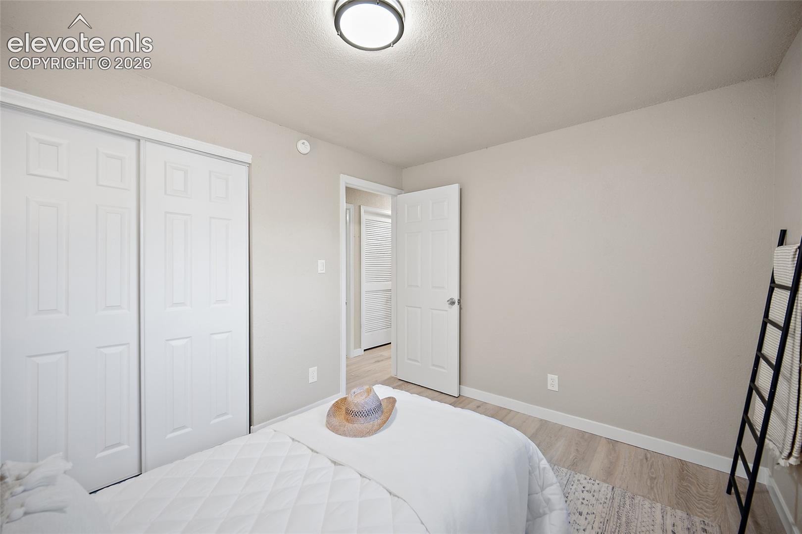 Listing photo 21 for 3928 E Pikes Peak Avenue