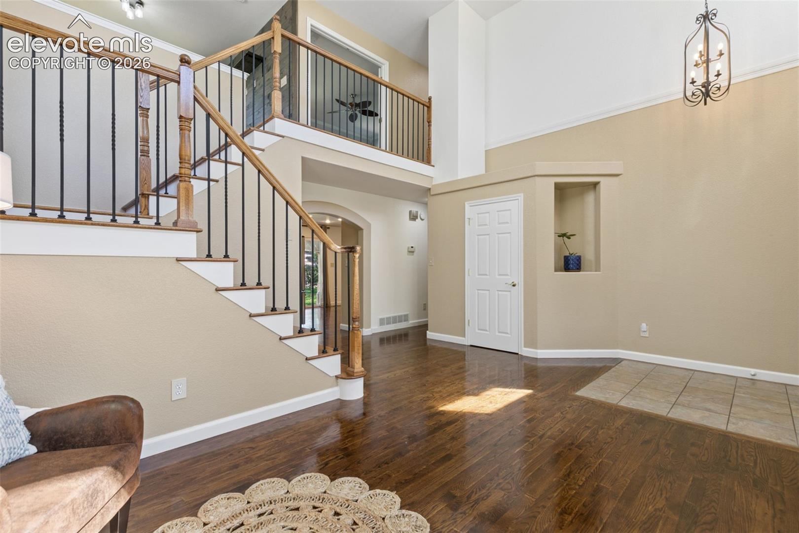 Listing photo 4 for 1622 Lookout Springs Drive