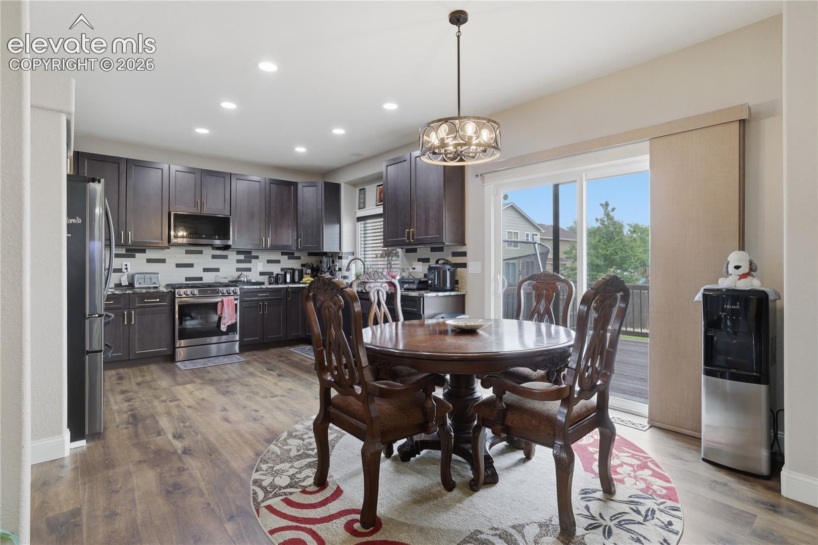Listing photo 7 for 8109 Lodi Lane