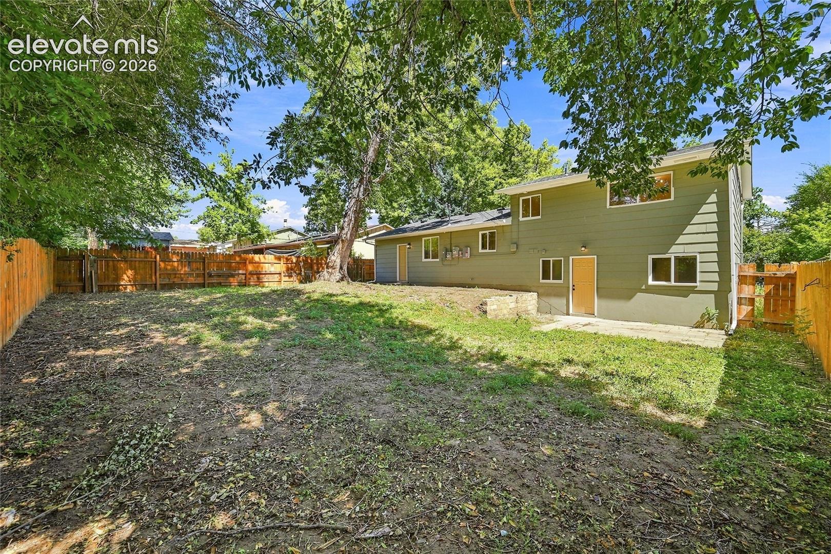 Listing photo 5 for 934 Bowser Drive