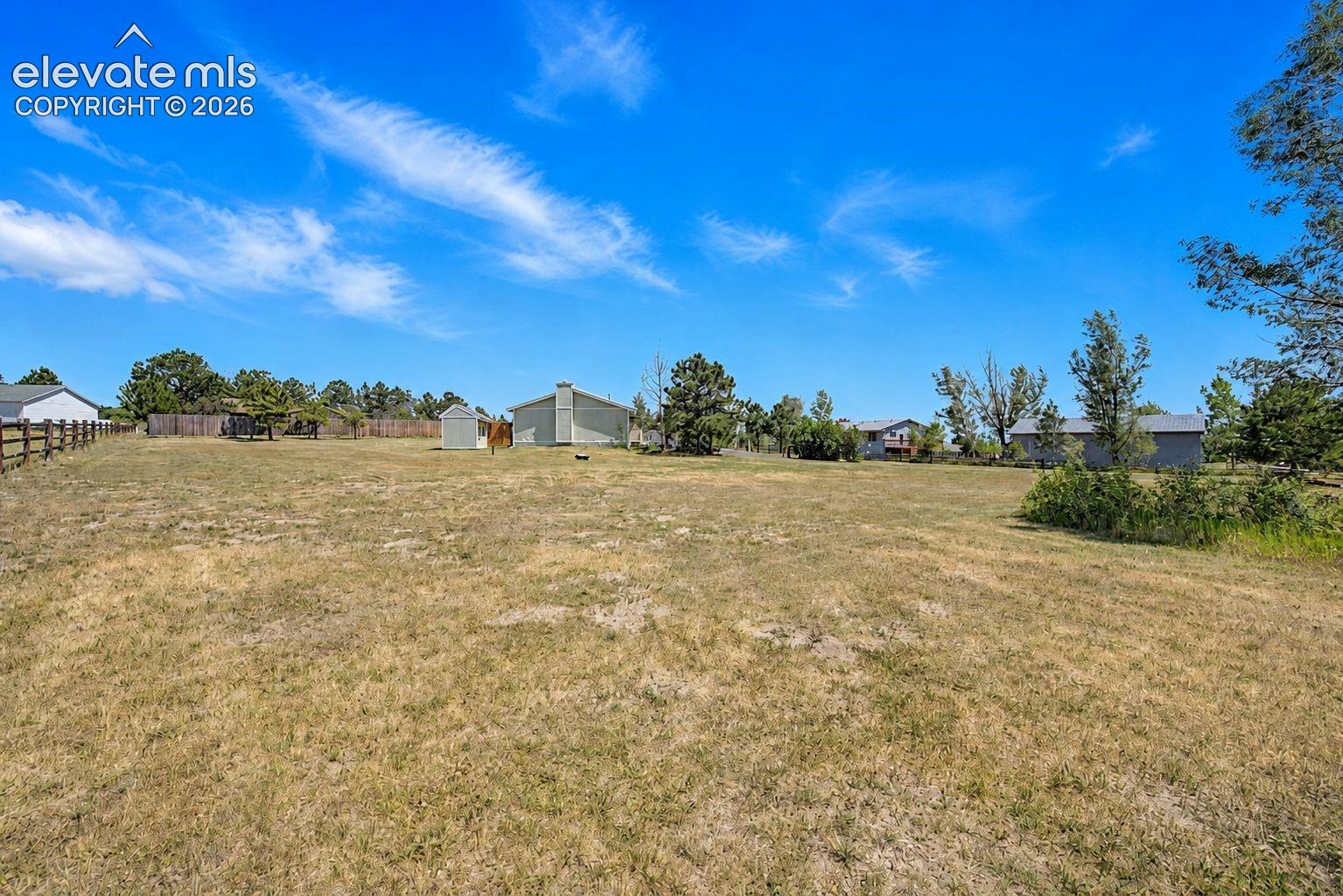 Listing photo 7 for 19155 Spring Valley Road