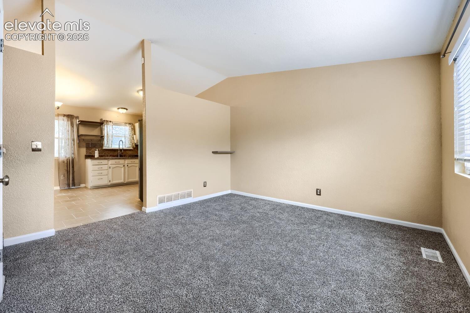 Listing photo 4 for 4474 Cassidy Street