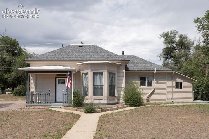 121 W Missouri Avenue — listing photo