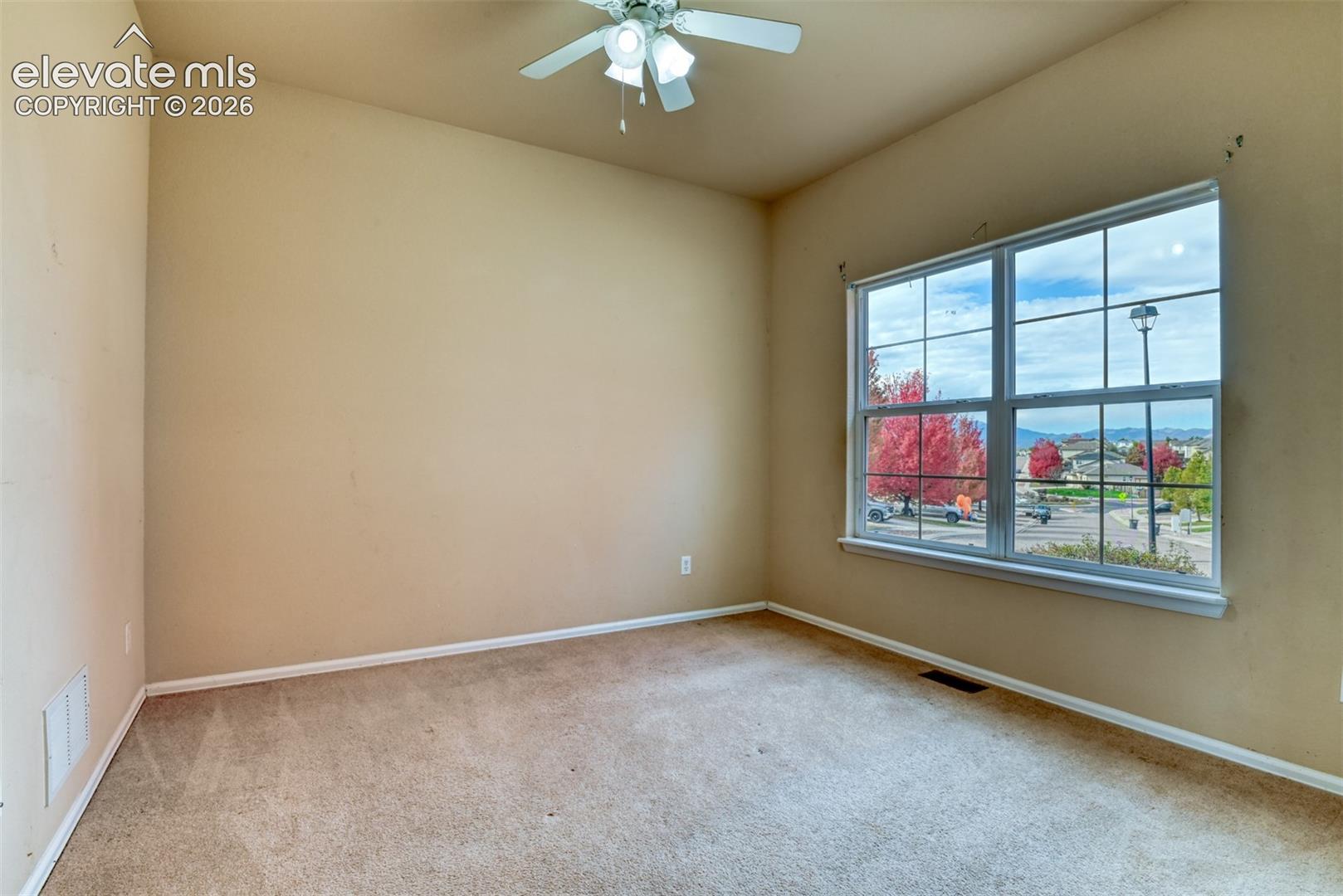 Listing photo 6 for 7985 Kettle Drum Street