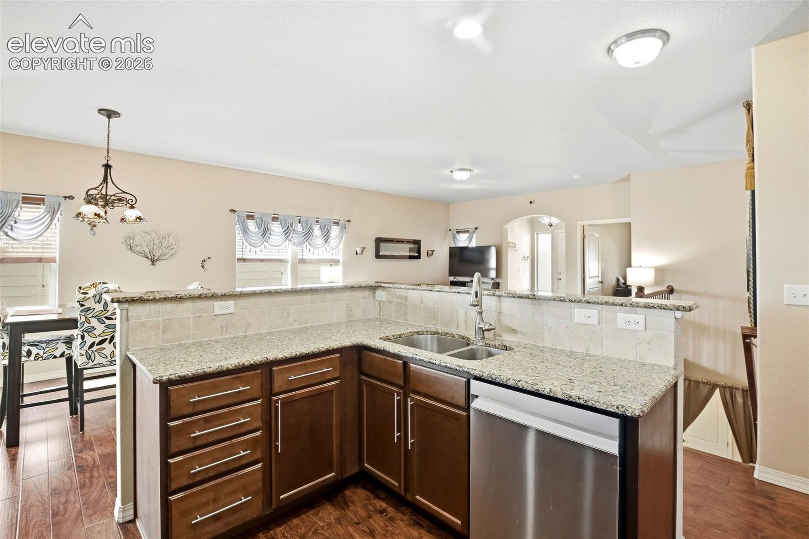 Listing photo 19 for 19524 Lindenmere Drive