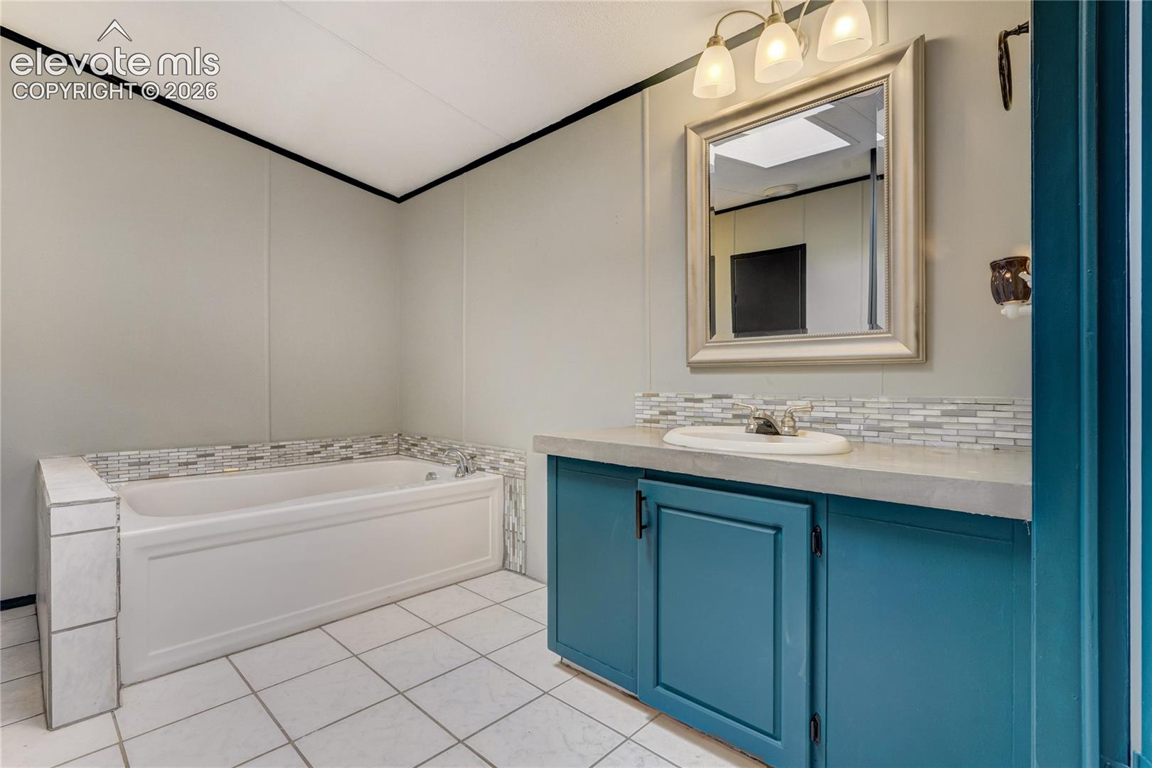 784 Blossom Road, photo 24