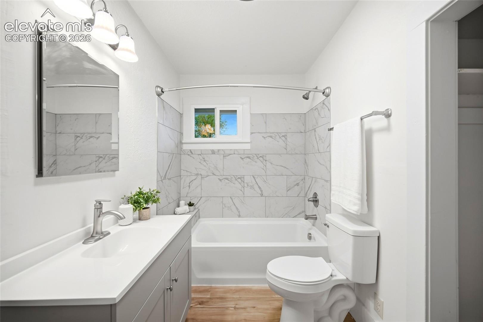 Listing photo 5 for 947 E Costilla Street