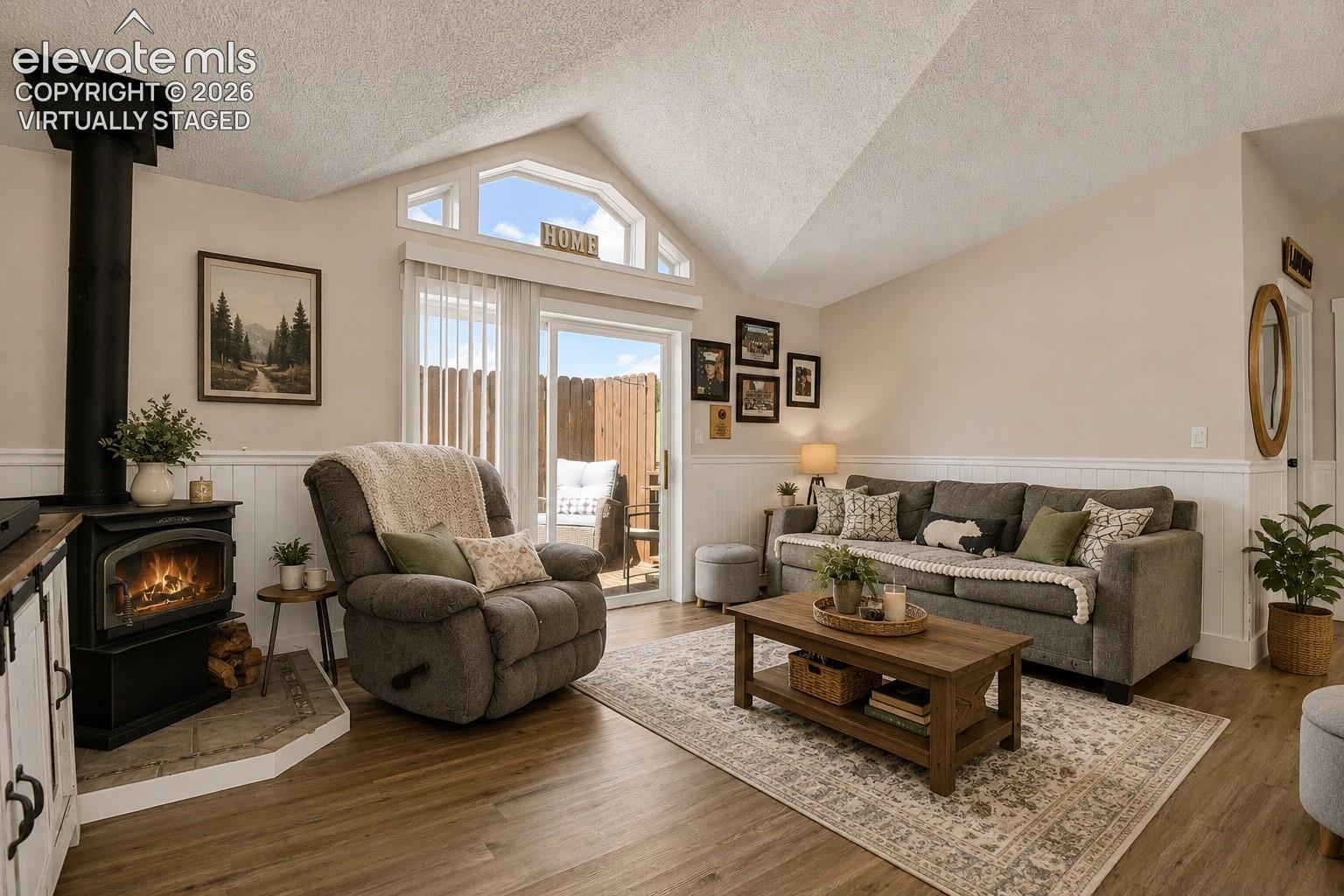 Listing photo 4 for 2329 Southpark Road