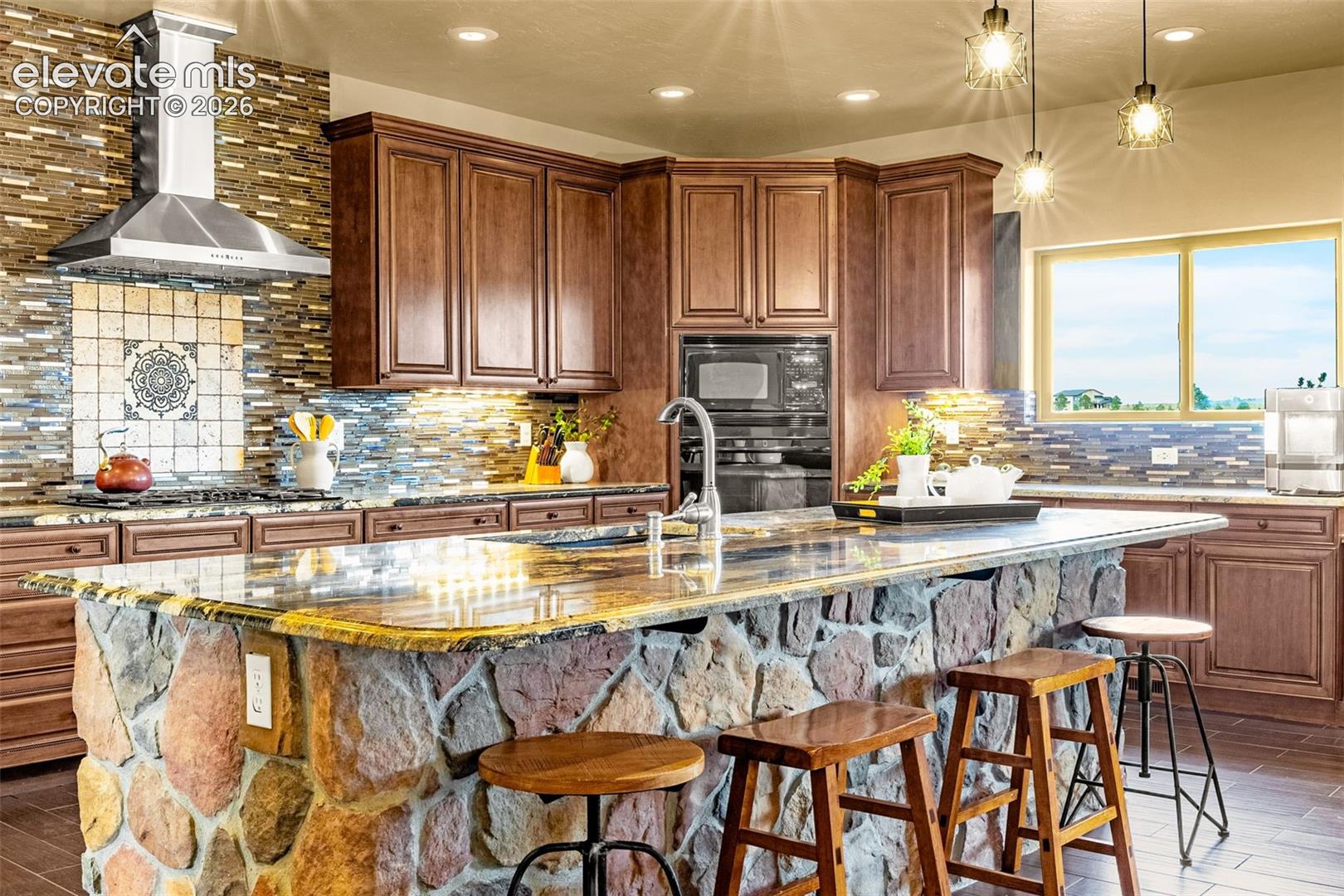 Listing photo 9 for 16895 Horizon Ridge Trail