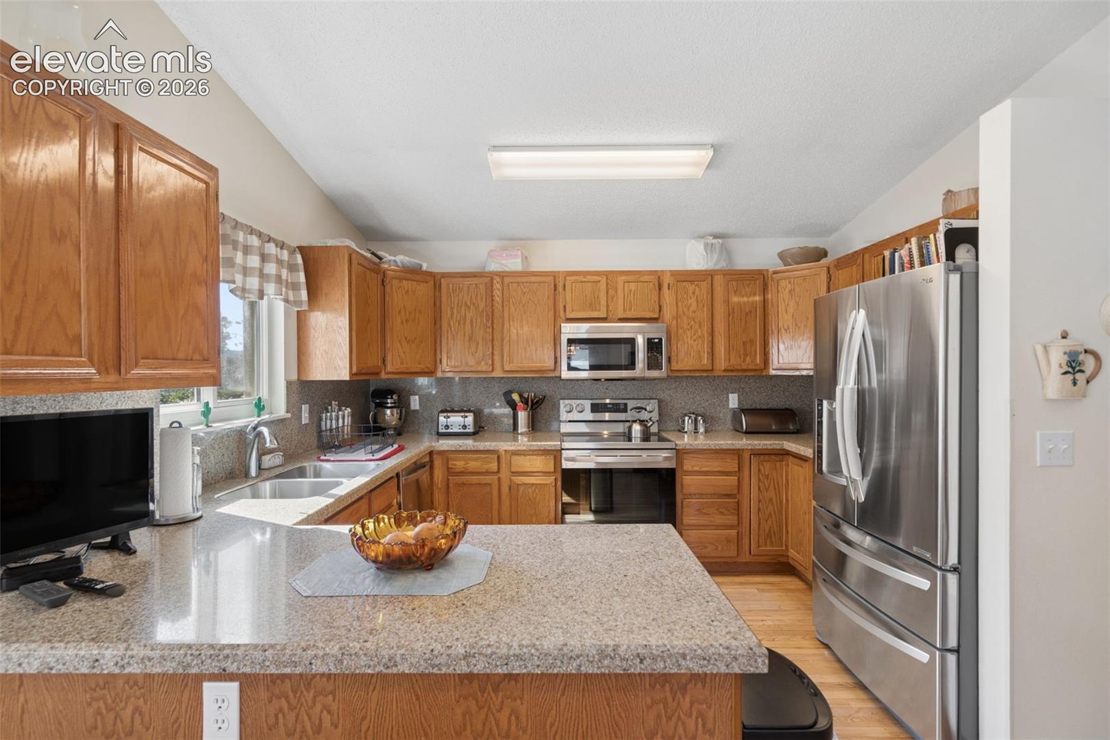 Listing photo 16 for 425 Fleming Street