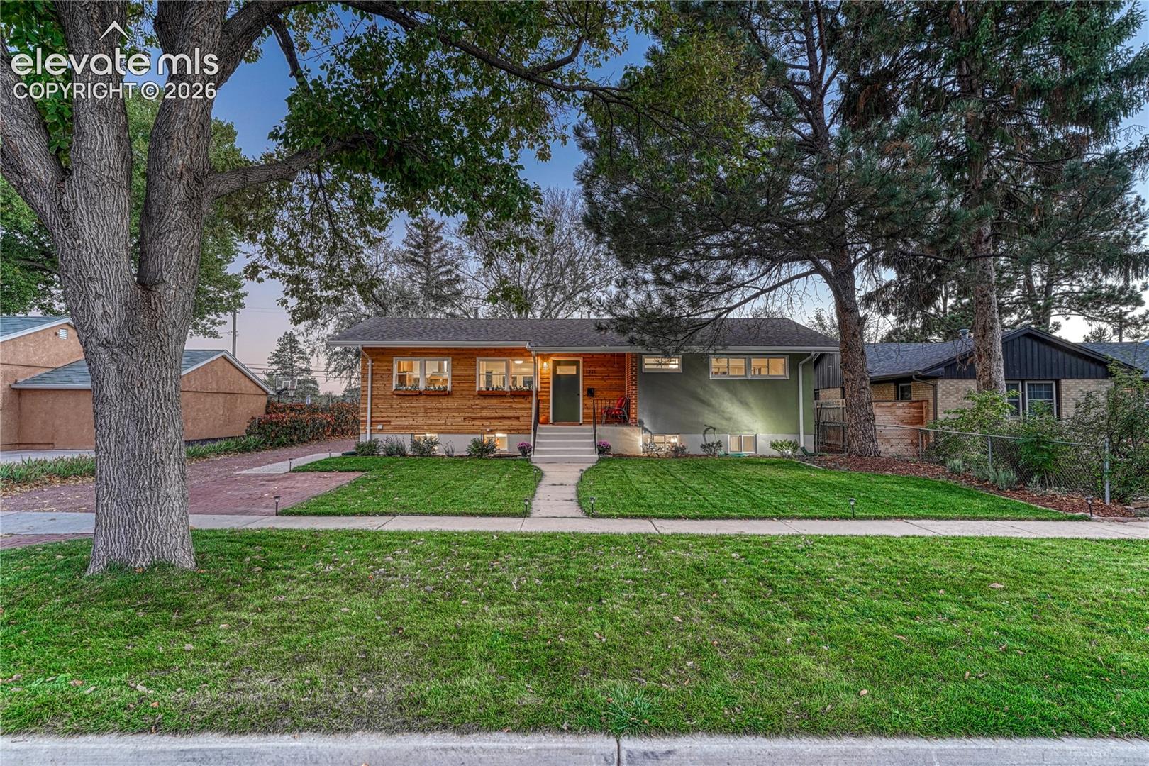Listing photo 36 for 1221 E Madison Street