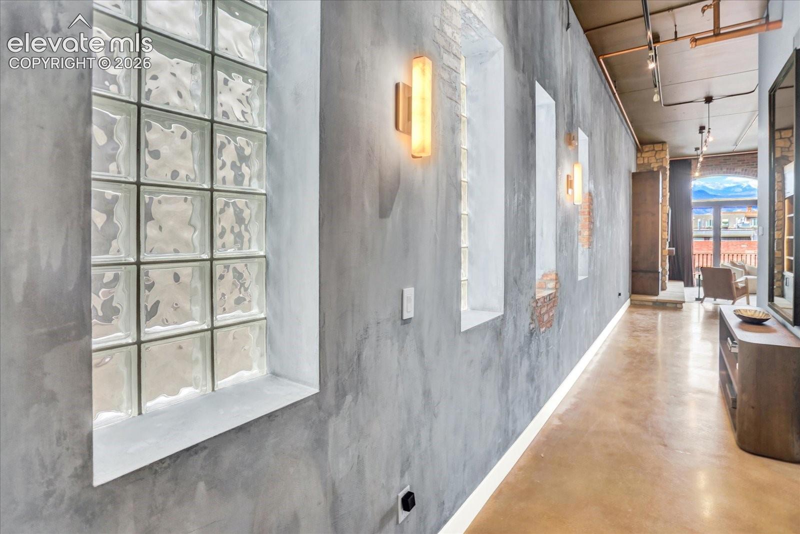 Listing photo 6 for 101 N Tejon Street 460