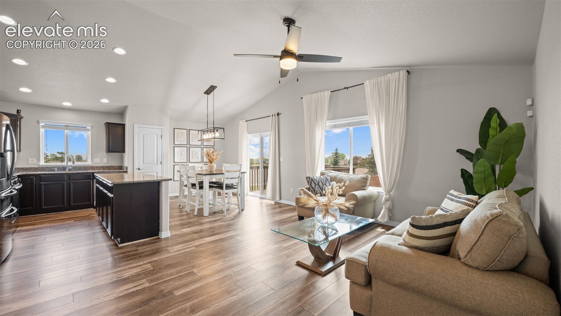 Listing photo 2 for 9420 Beryl Drive