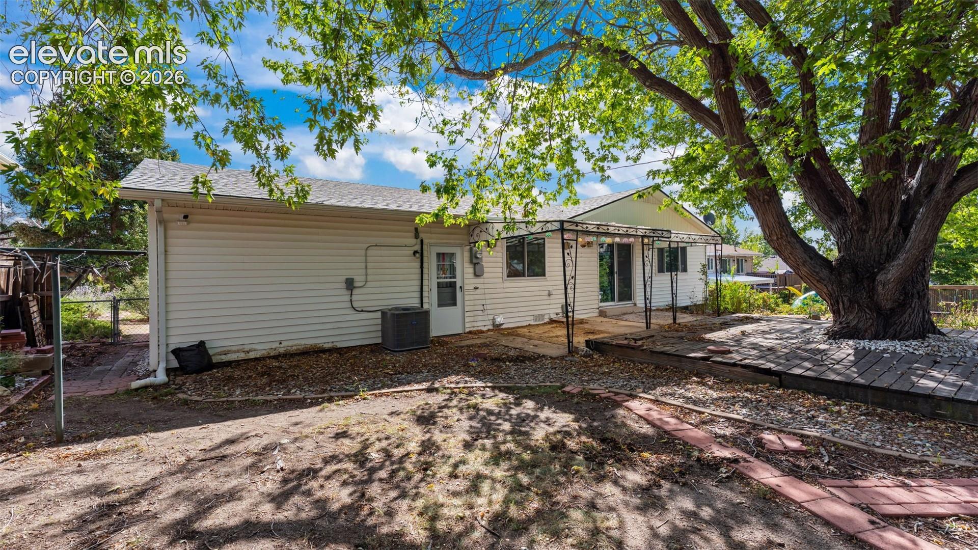 2204 Warwick Lane, photo 29