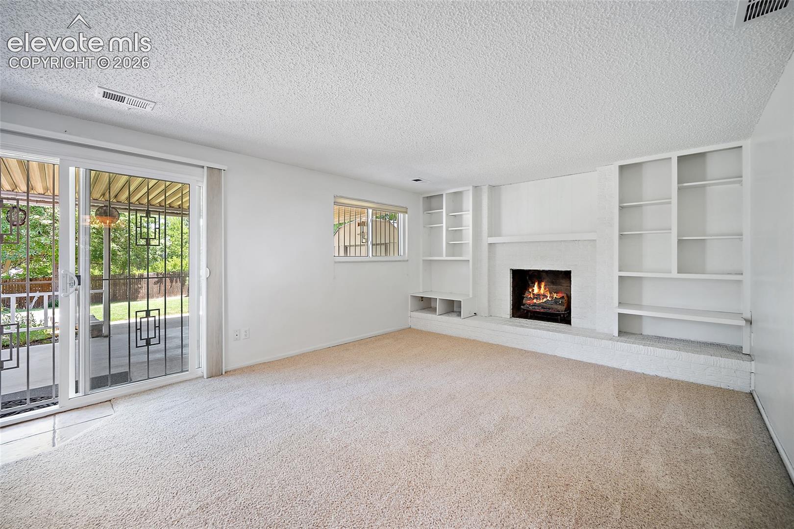 Listing photo 20 for 4695 W Stanford Avenue