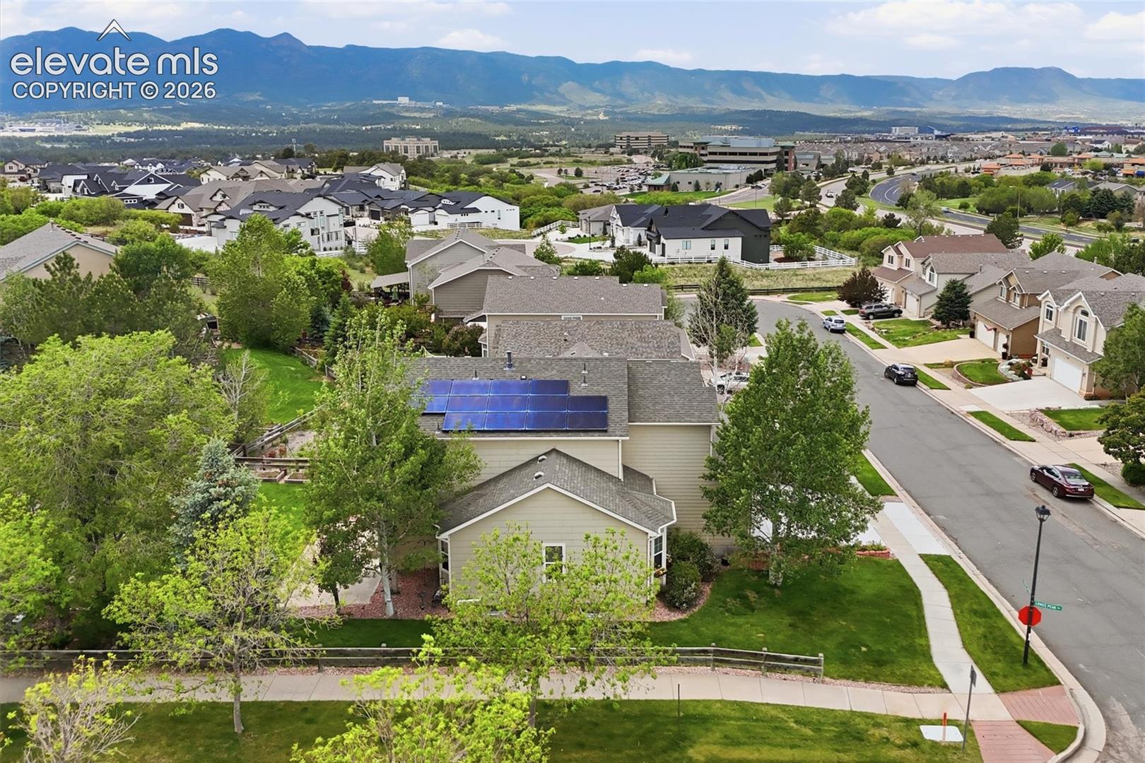 1353 Lookout Springs Drive, photo 3