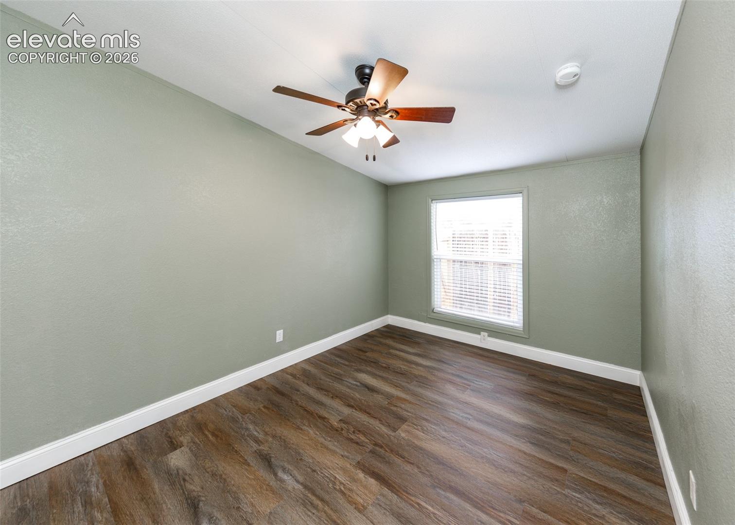 Listing photo 21 for 861 Desert Circle