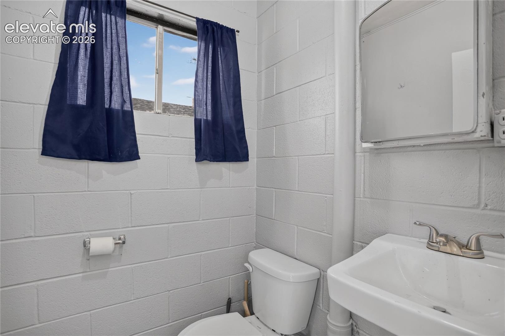 Listing photo 11 for 2382-B E Boulder Street