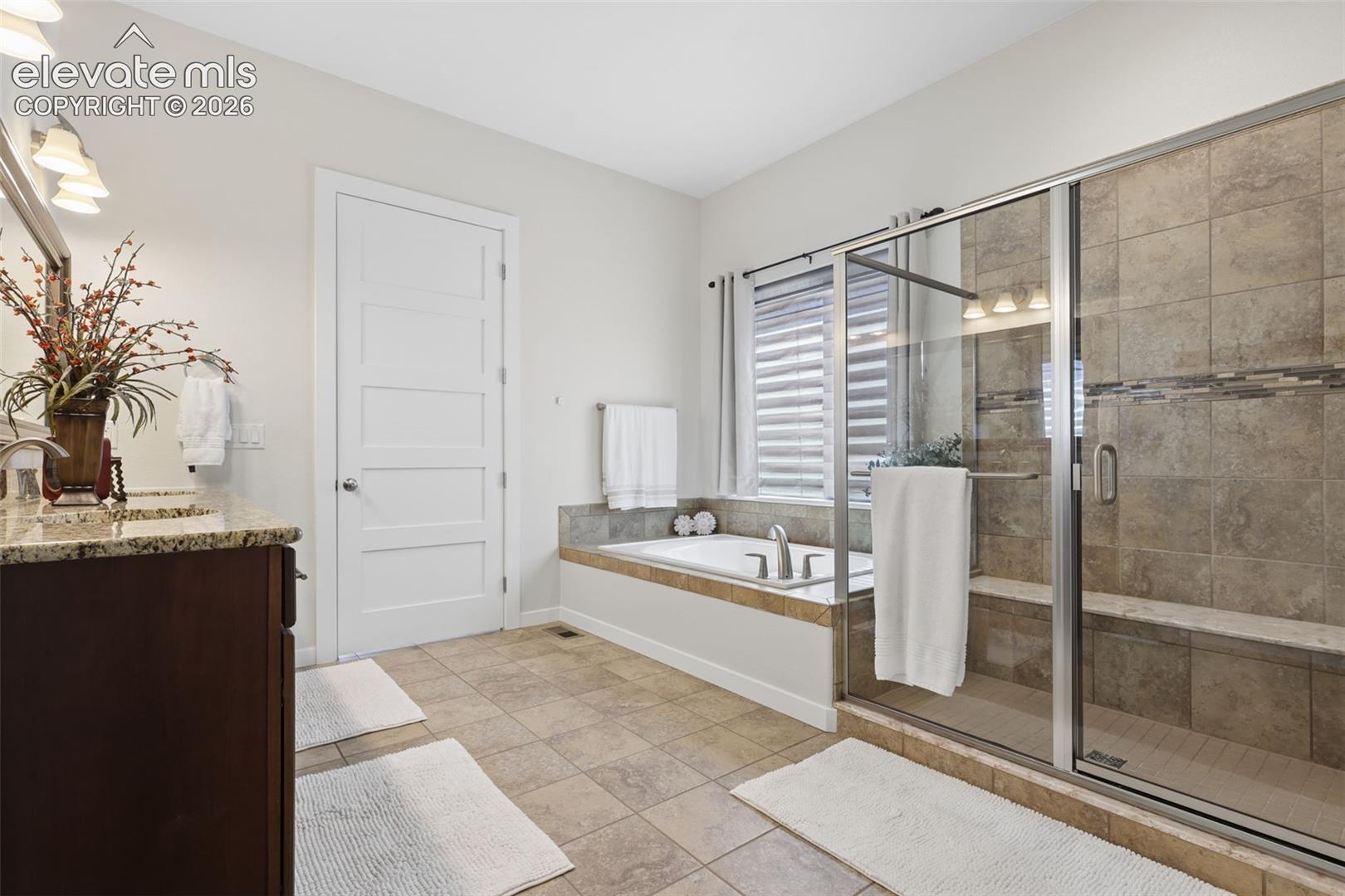 Listing photo 23 for 12794 Pensador Drive