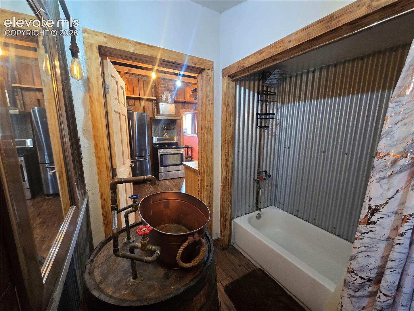 Listing photo 9 for 207 W Eaton Avenue