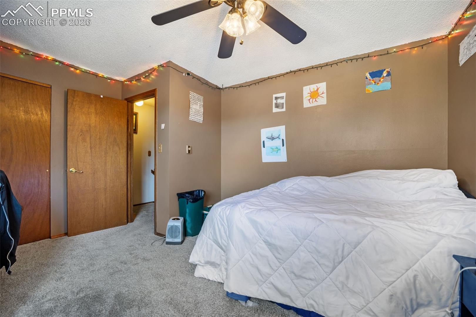Listing photo 14 for 554 Manor Court C