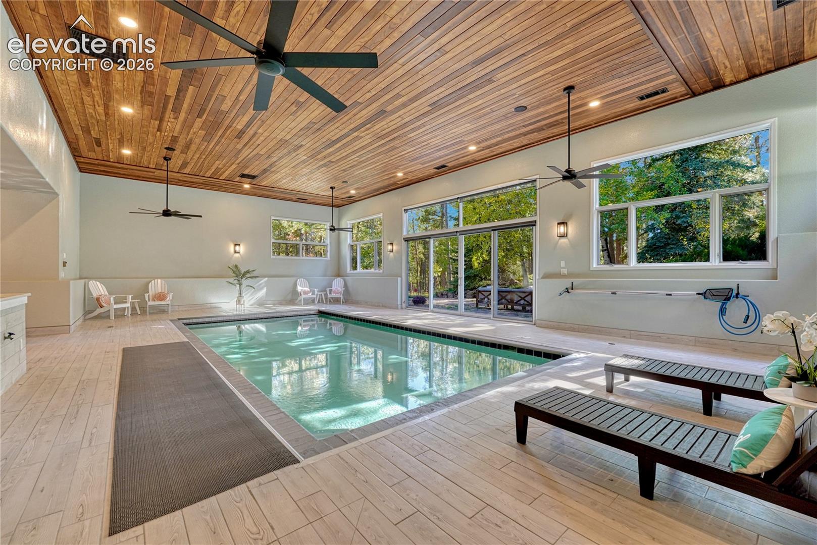 Listing photo 37 for 17180 Colonial Park Drive
