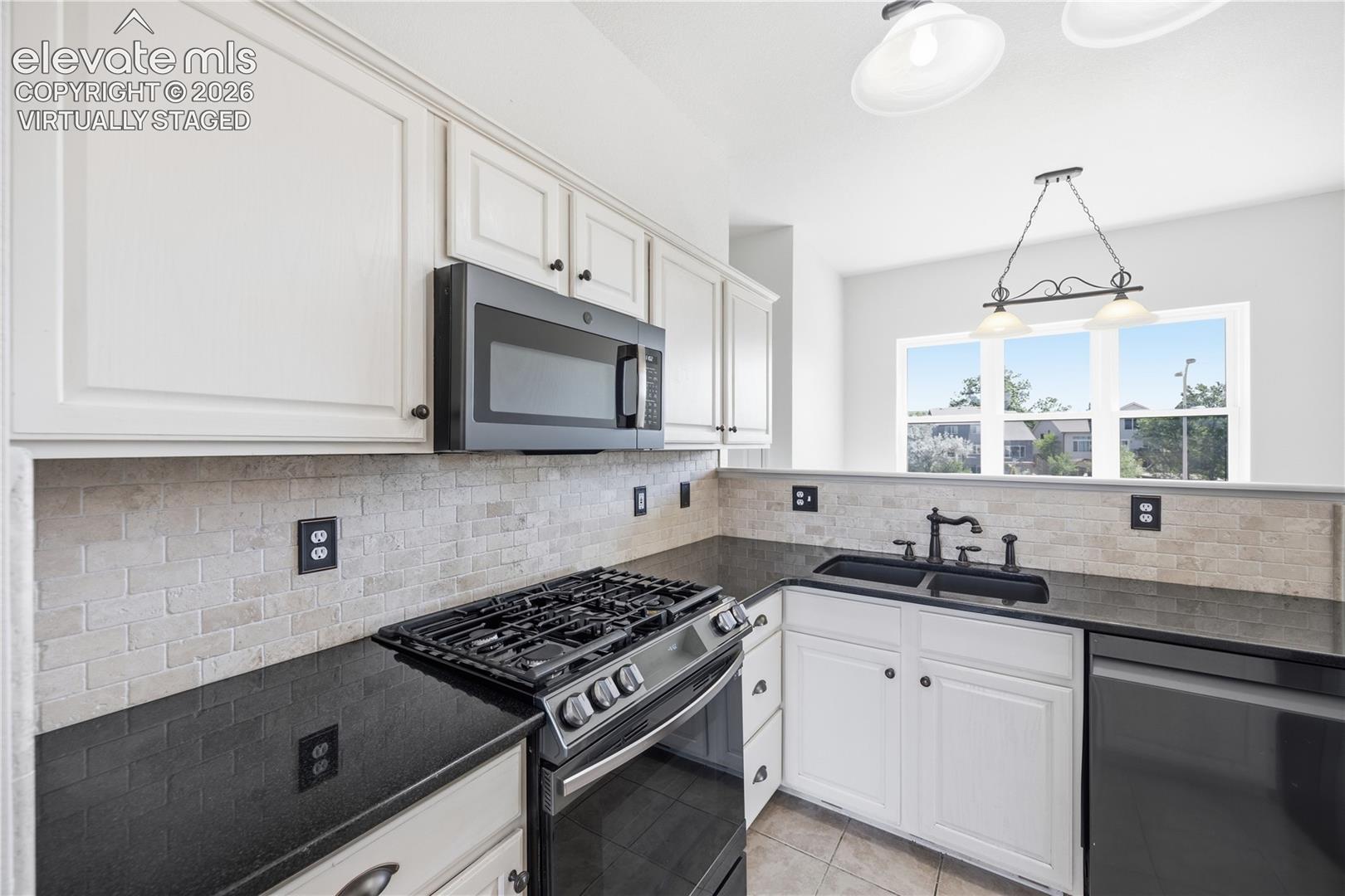 Listing photo 2 for 6650 Riata Court