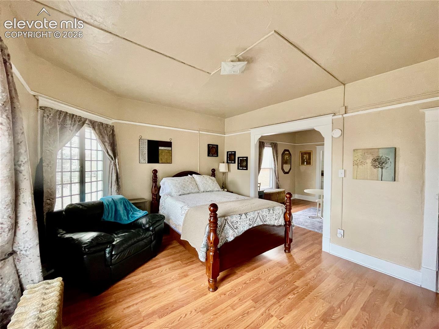 Listing photo 31 for 204 W 15th Street