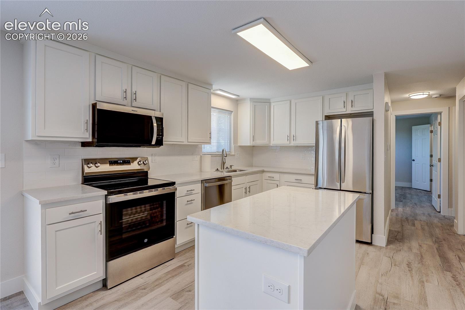 Listing photo 30 for 3100 S Dale Court