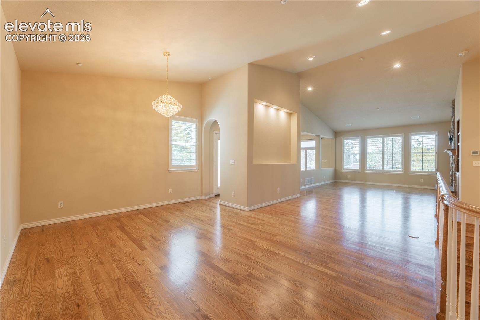 Listing photo 5 for 5011 Vermillion Court