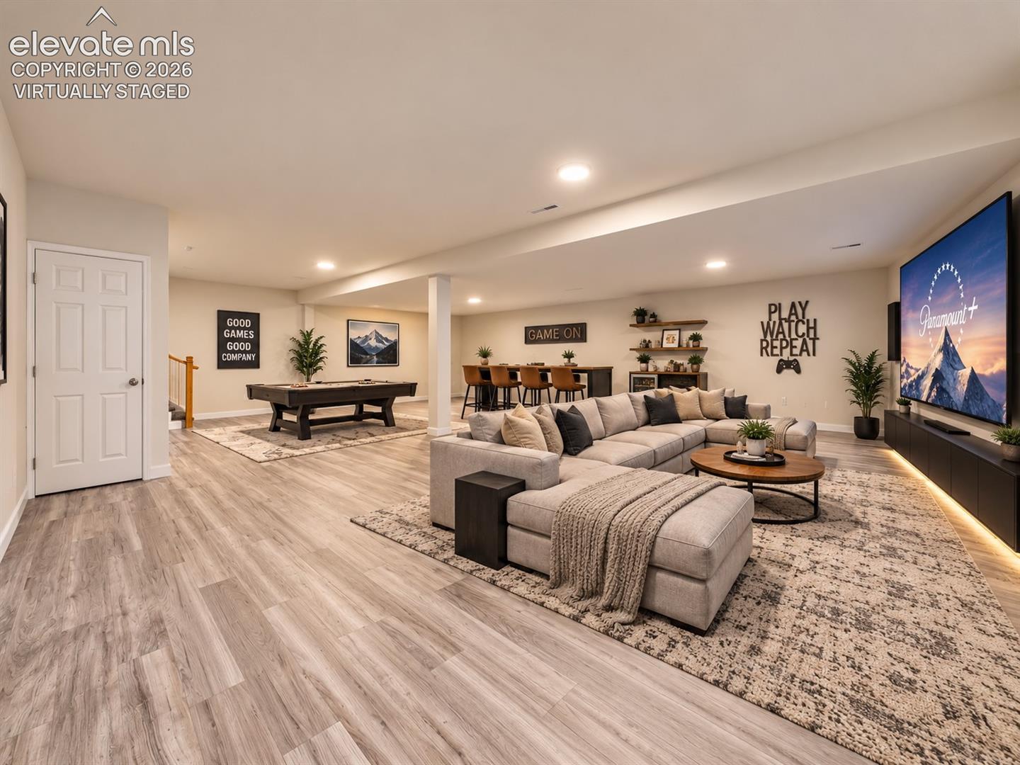 Listing photo 41 for 893 S Greenway Avenue