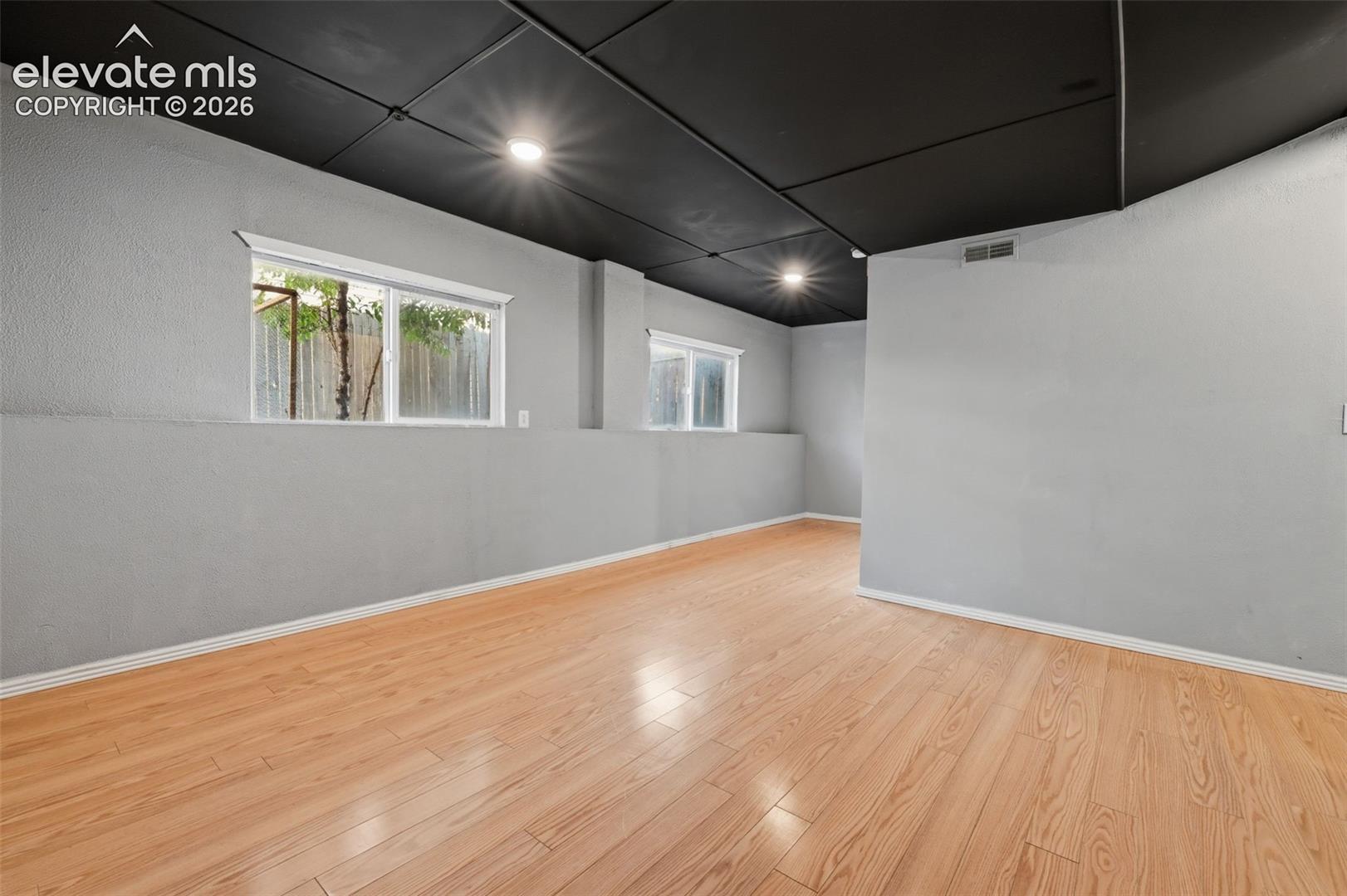 Listing photo 26 for 7368 Glenburn Drive