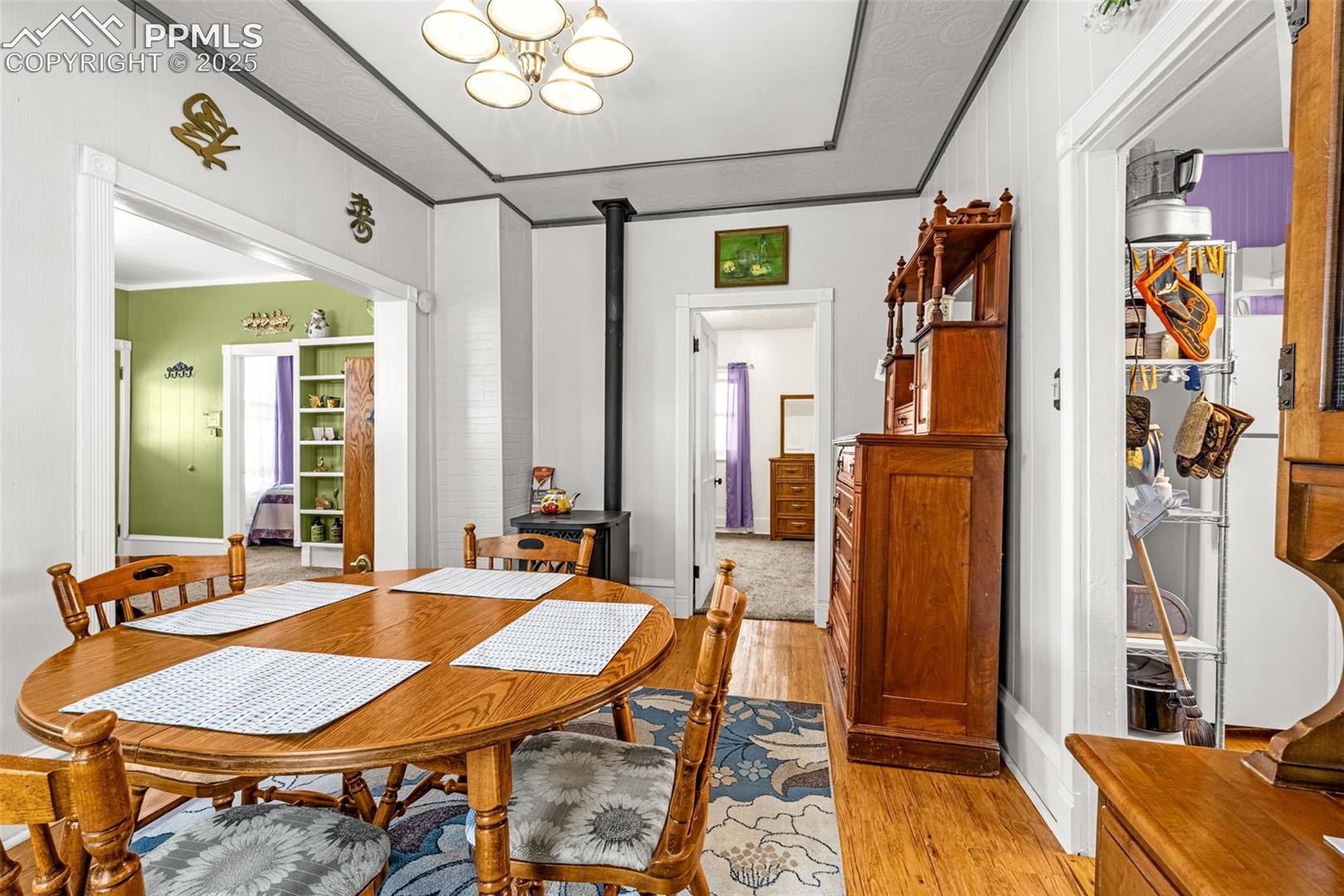 Listing photo 15 for 137 W Eaton Avenue
