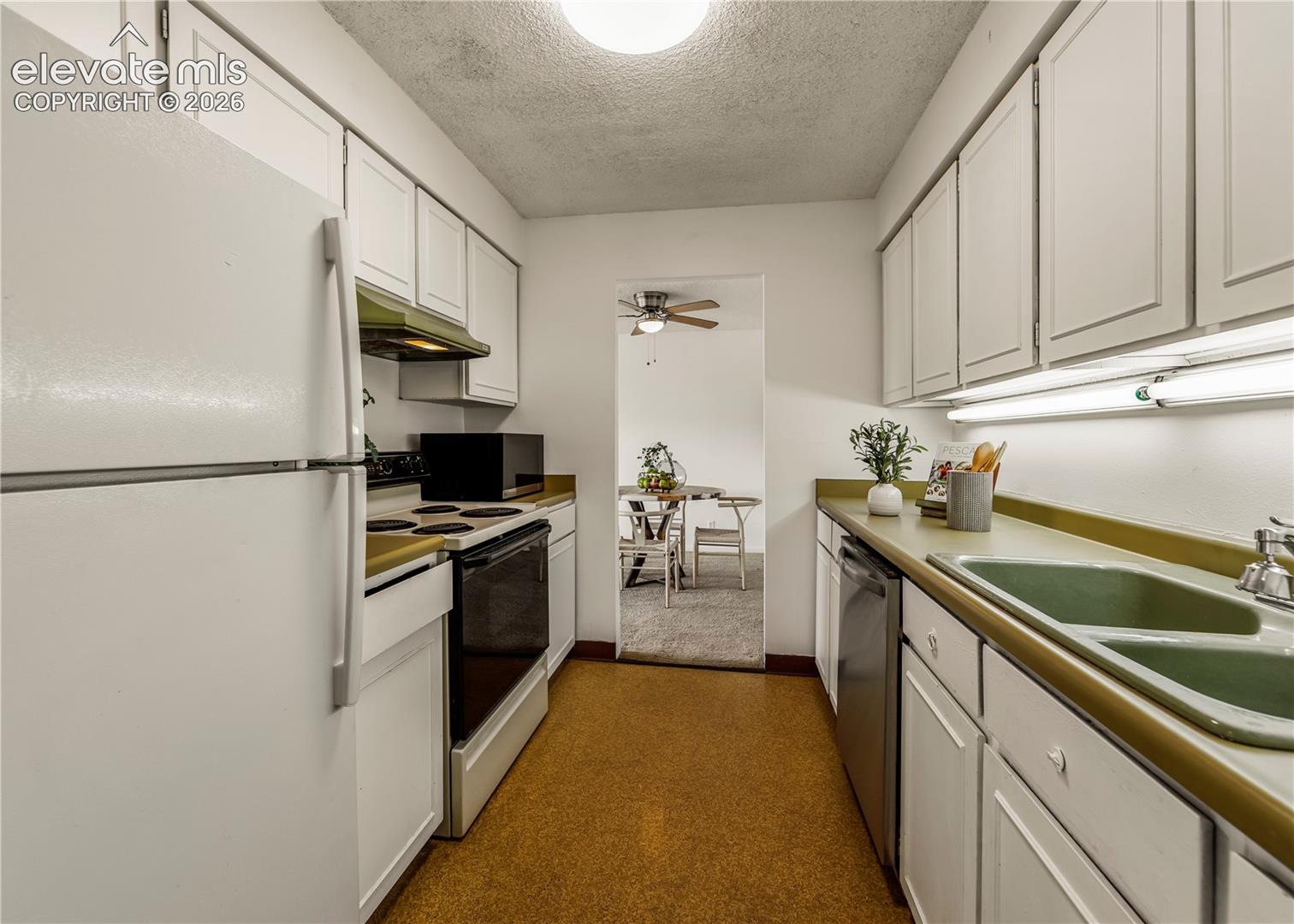 Listing photo 16 for 411 Lakewood Circle A1204