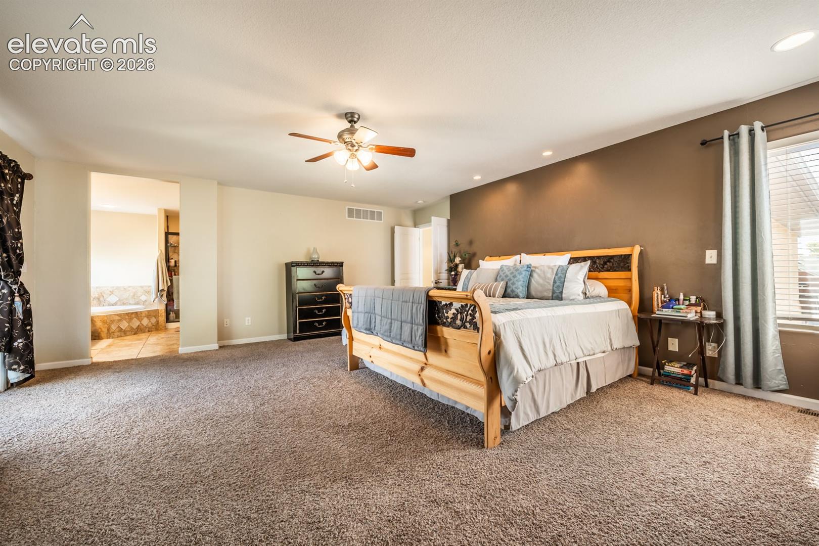 Listing photo 24 for 5078 Hummingbird Court
