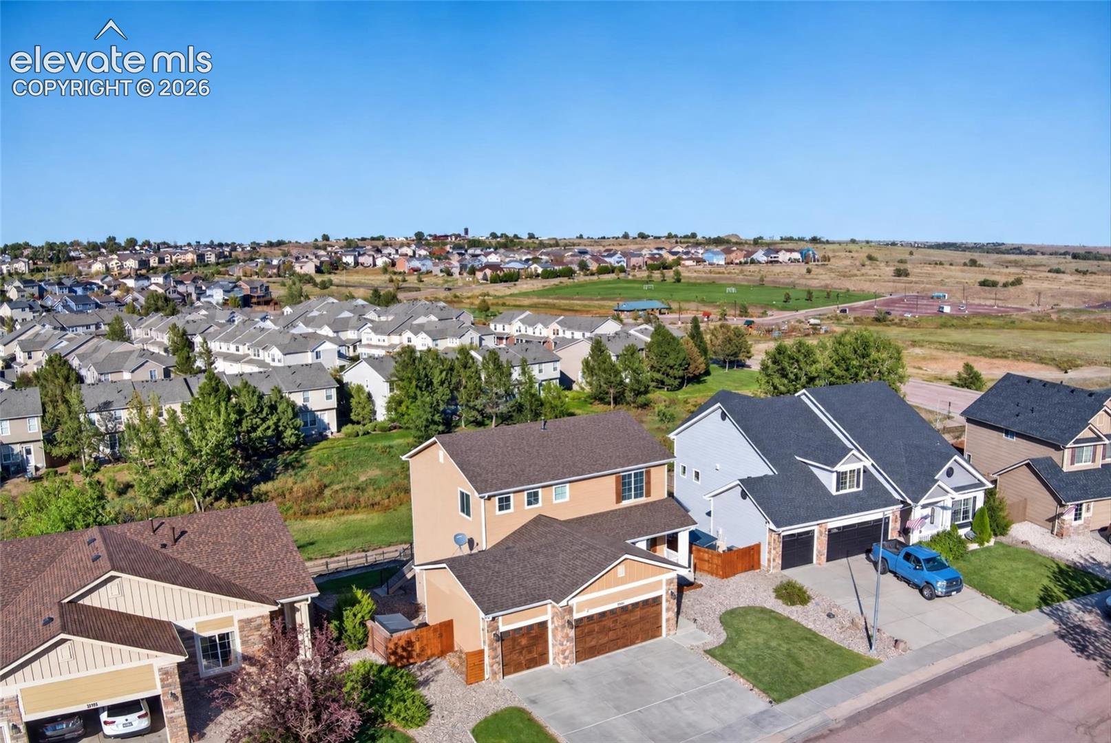 Listing photo 2 for 7490 Creekfront Drive