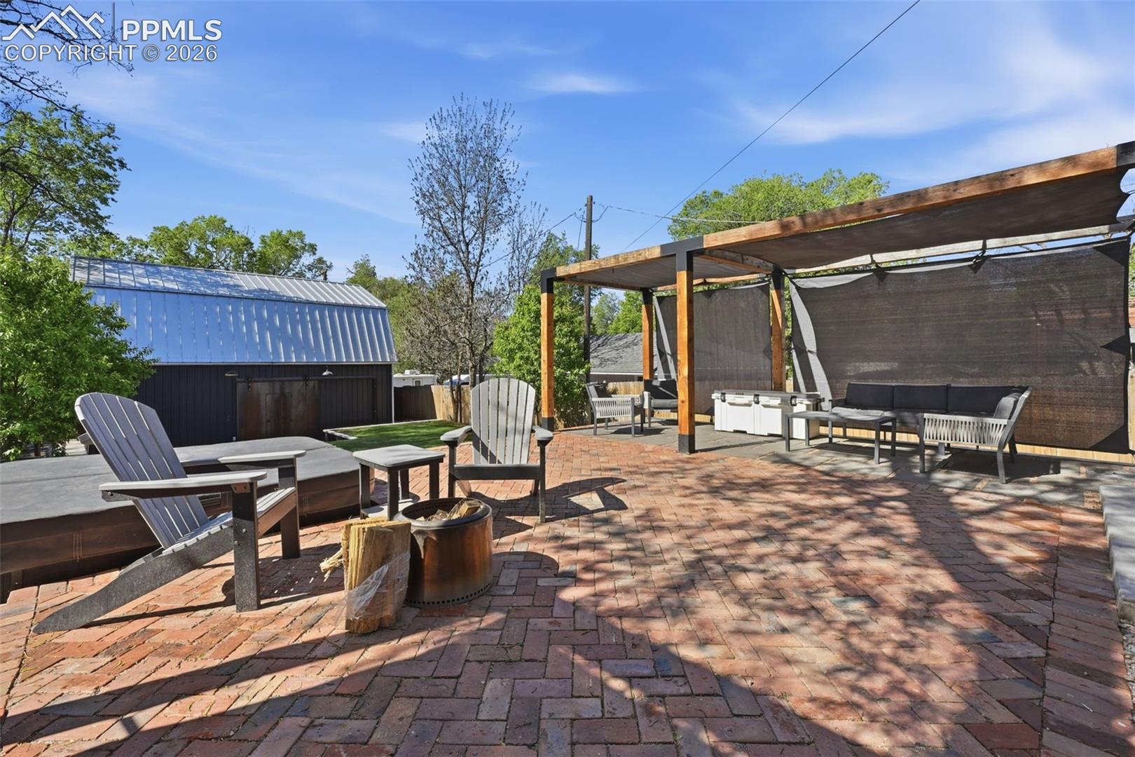Listing photo 25 for 937 E Costilla Street
