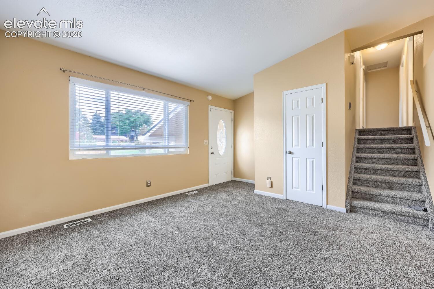 Listing photo 5 for 4474 Cassidy Street