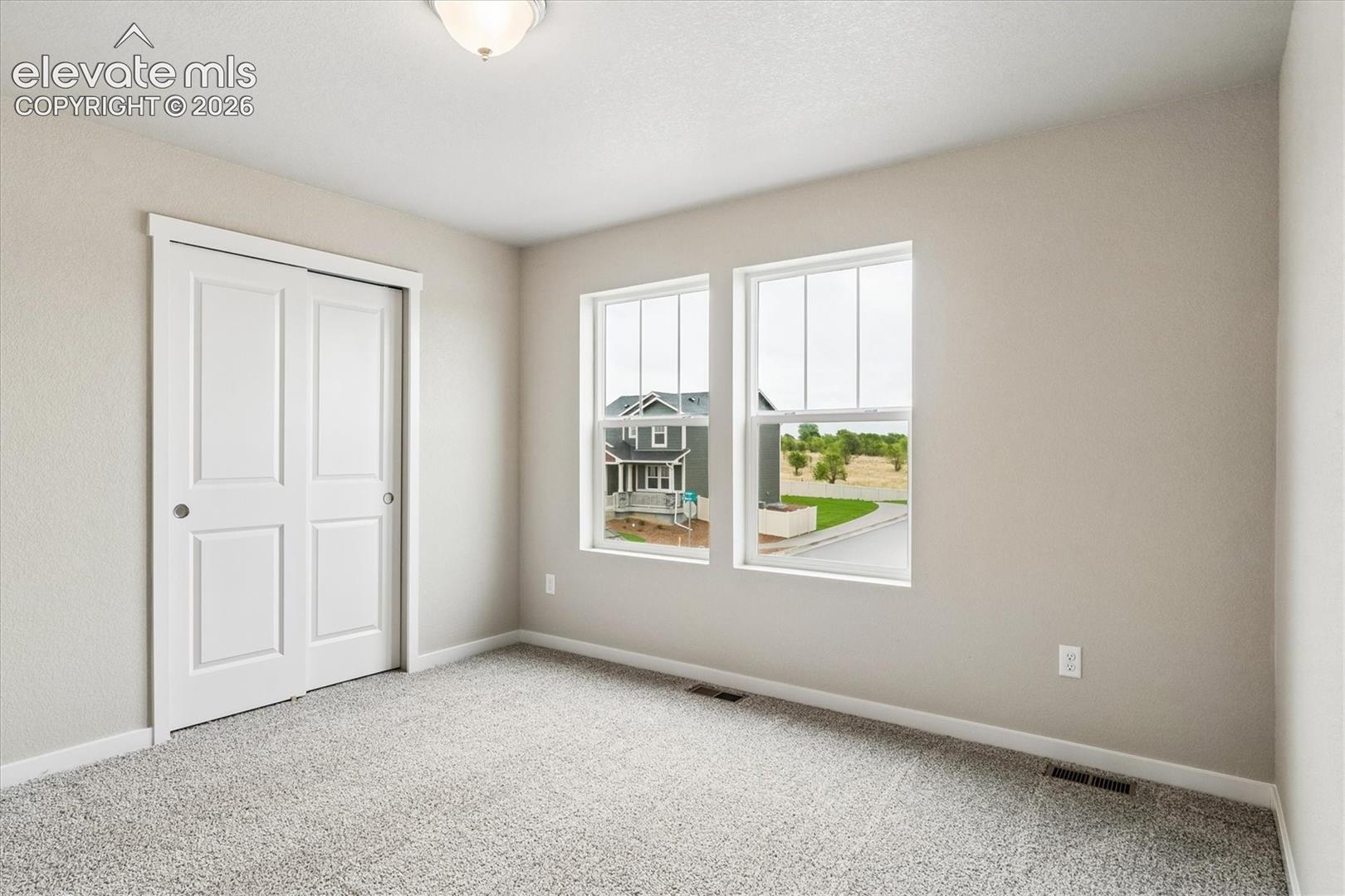 Listing photo 13 for 9708 Blaurock Drive