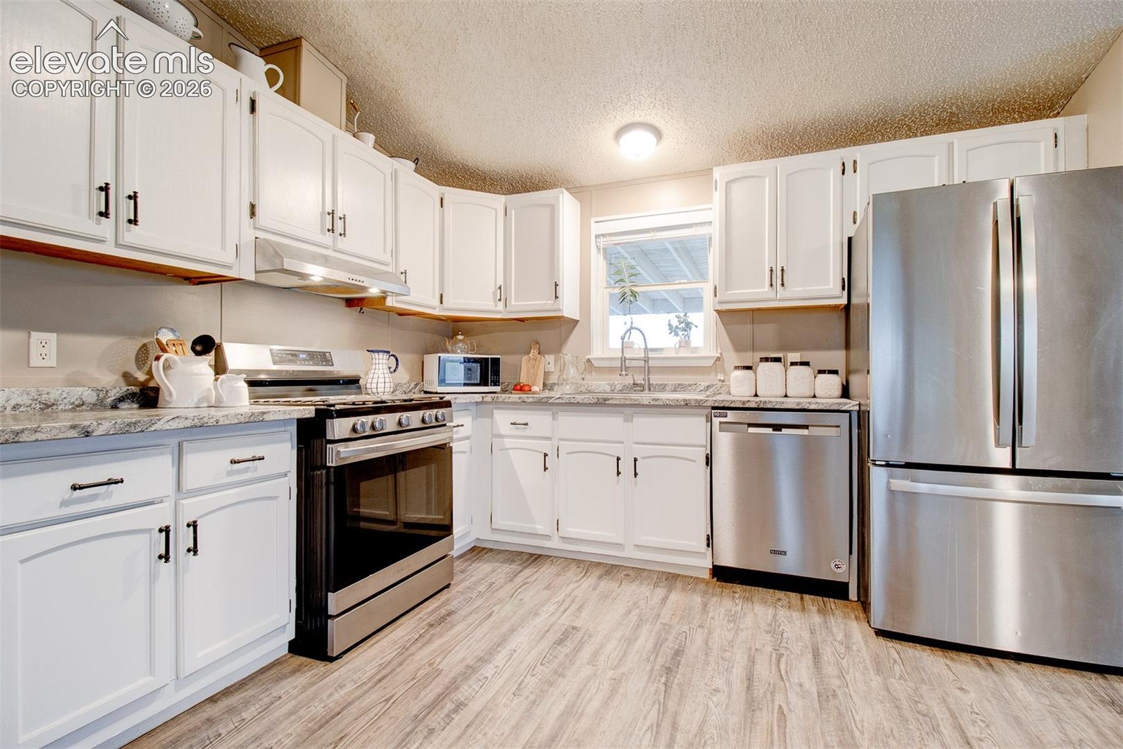 Listing photo 6 for 30255 Antioch Road