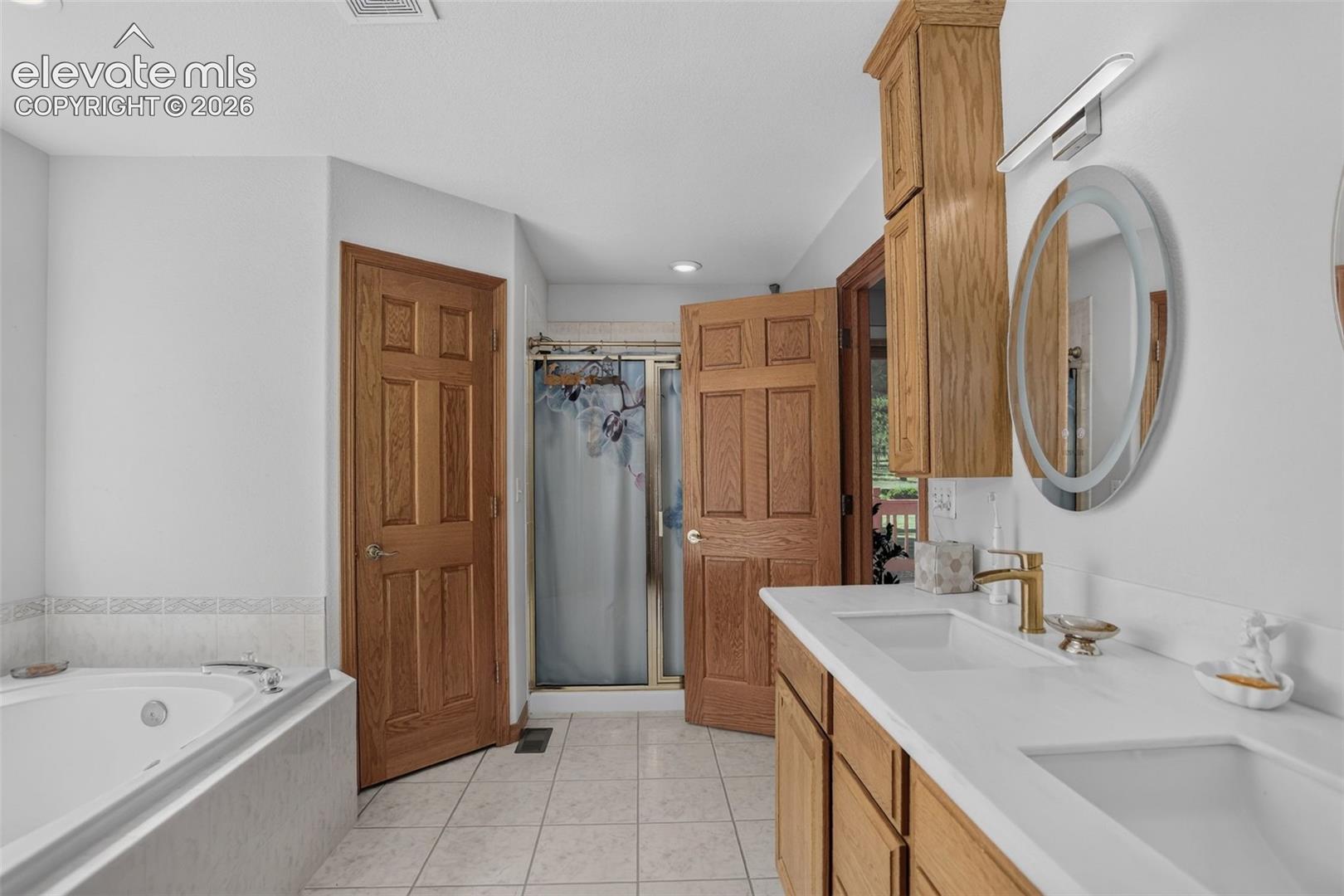 Listing photo 23 for 11570 Milford Road