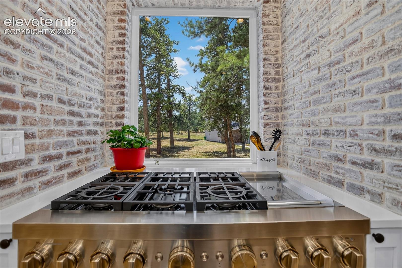 Listing photo 10 for 19404 Hilltop Pines Path