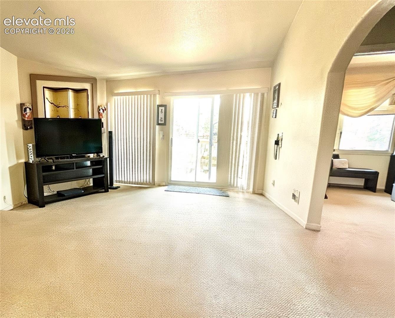 Listing photo 6 for 9845 Everglades Drive