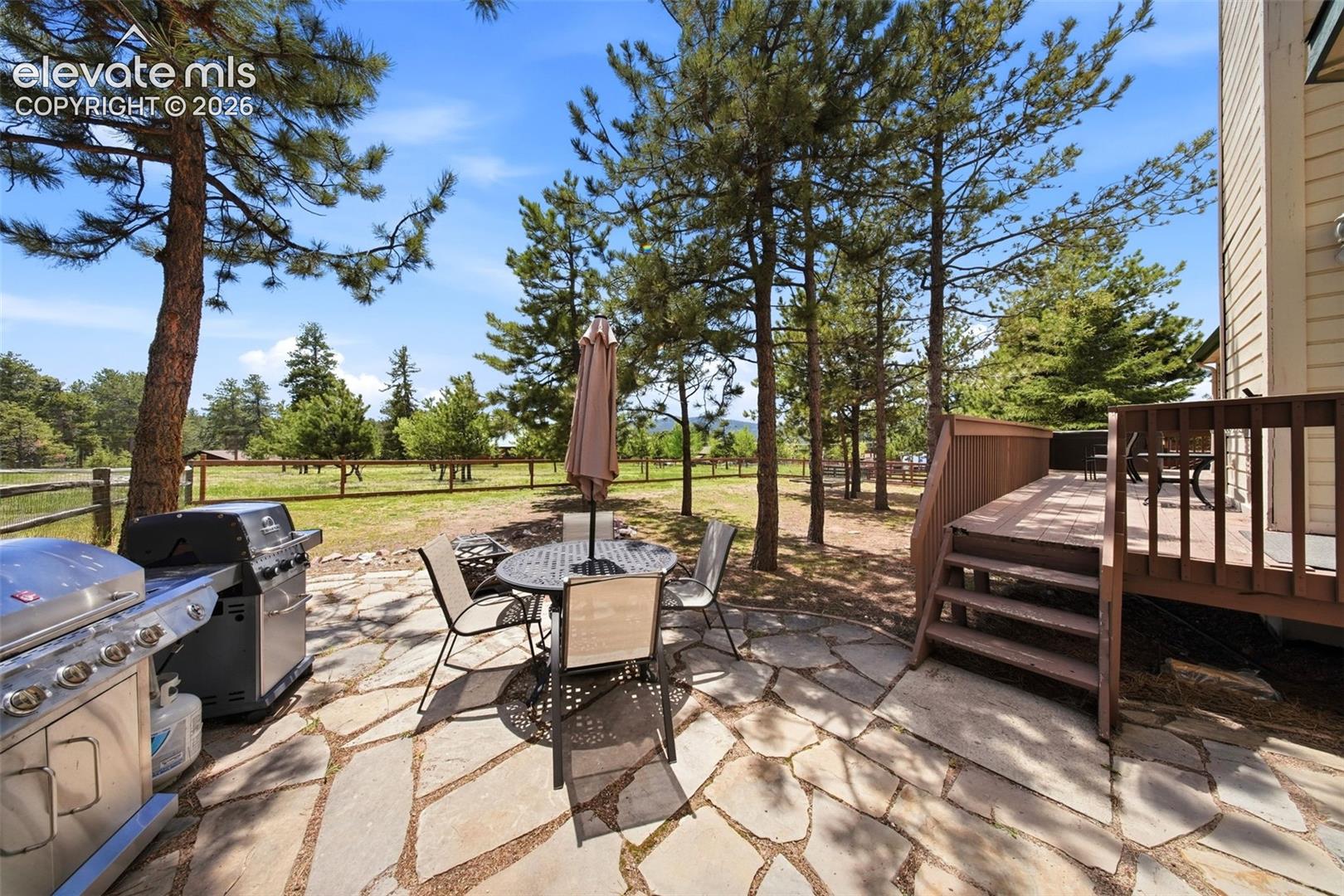 Listing photo 40 for 2221 Valley View Drive